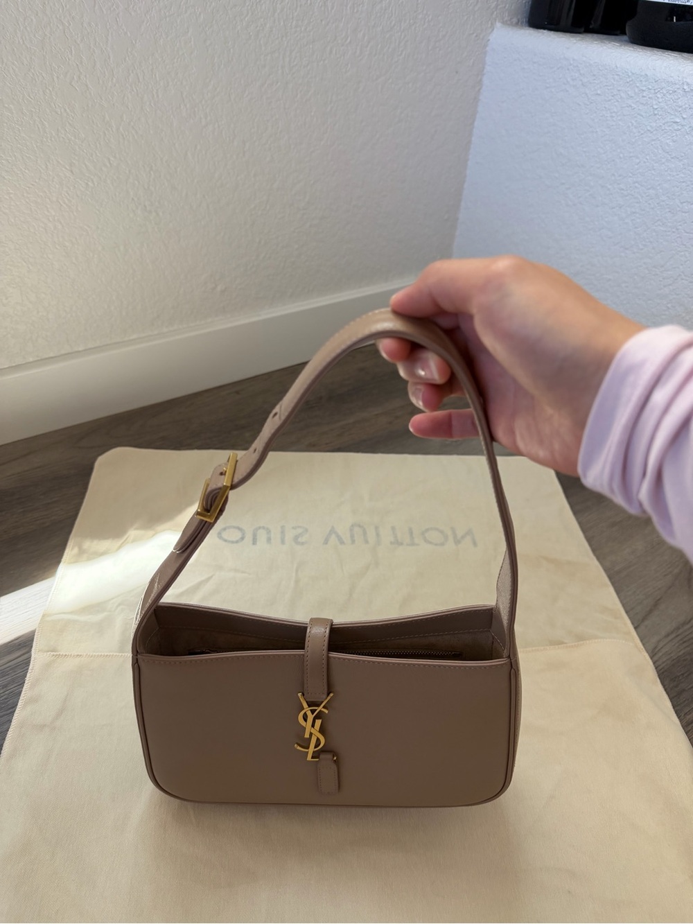 SAINT LAURENT LE 5 A 7 HOBO BAG - Picture 8 of 16